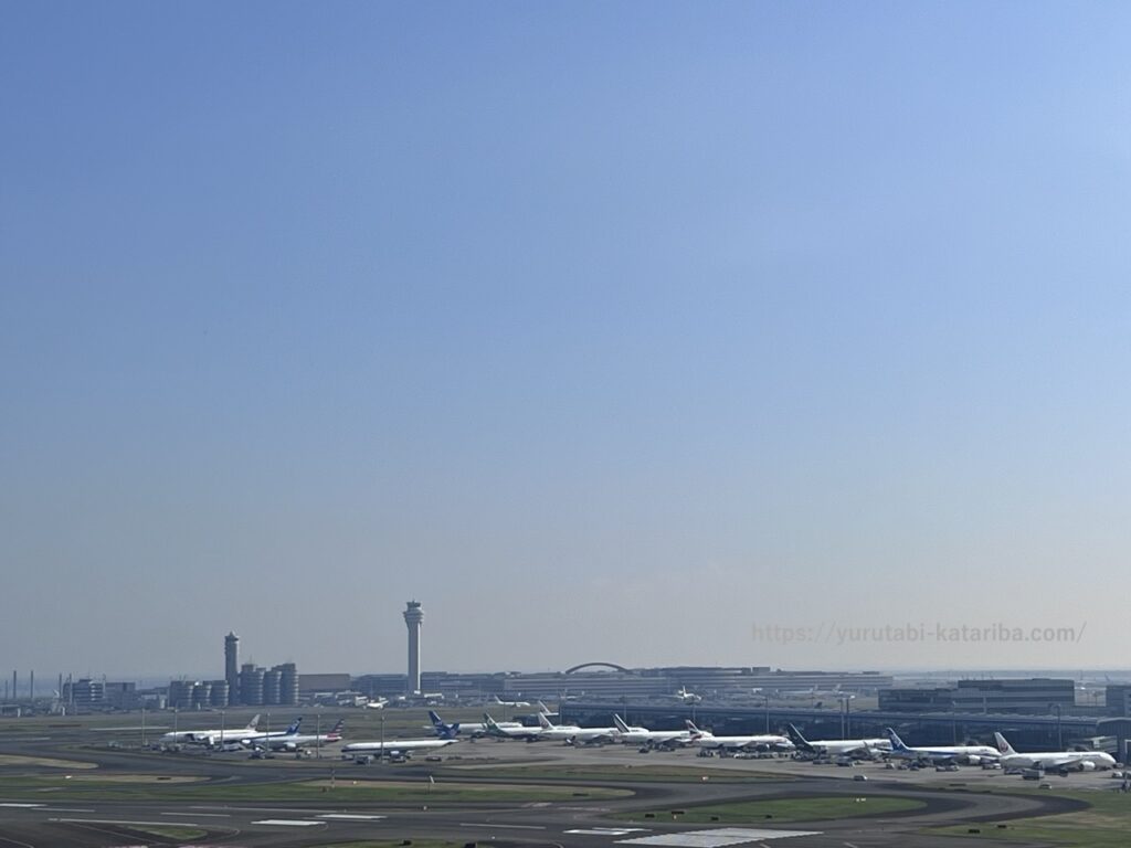 ホテルメトロポリタン羽田から見た羽田空港